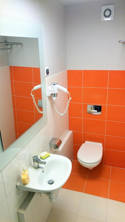 Hostel Kwadrans Гливице Екстериор снимка